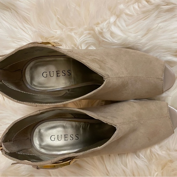 Guess booties. Slightly used. Worn twice and In very good condition. - Picture 3 of 4